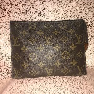 🌺preloved Monogram Toiletry 19🌺